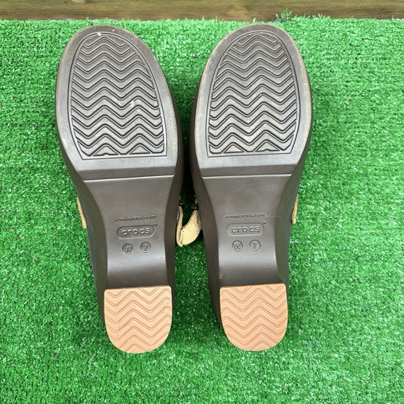 Crocs Signature Cobbler Clogs Brown Slip On Heels Dual Comfort Shoes Women's 7 - Picture 14 of 16